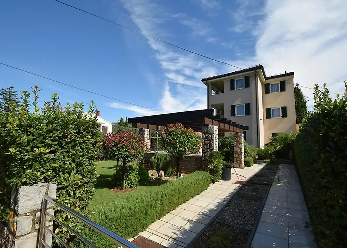 Apartments Ravlic