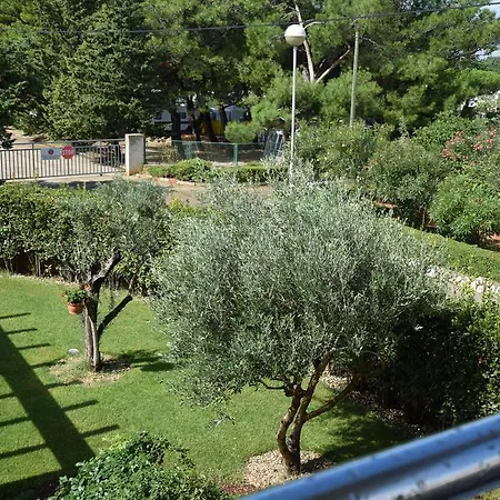 Apartments Ravlic Punat Exterior photo