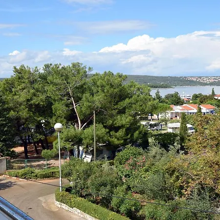 Apartments Ravlic Punat Exterior photo