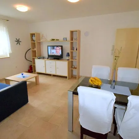 Apartments Ravlic Punat Room photo