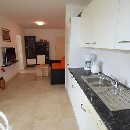 Apartments Ravlic Punat Exterior photo